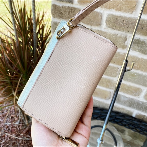 Tory Burch rose gold wristlet wallet - Picture 2 of 6